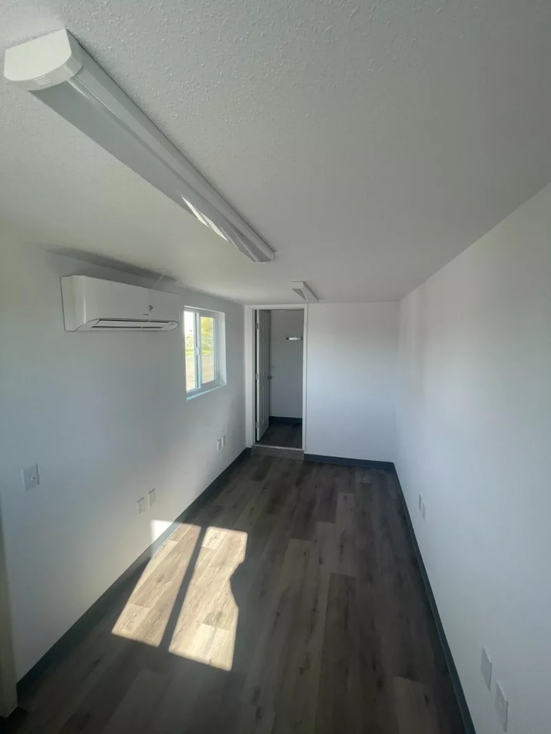 20 foot office in refurbished shipping container - Image 5